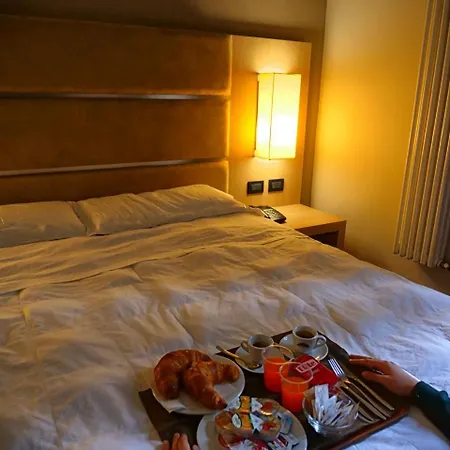 Parco Dei Pini - Sila Wellness ホテル 4*